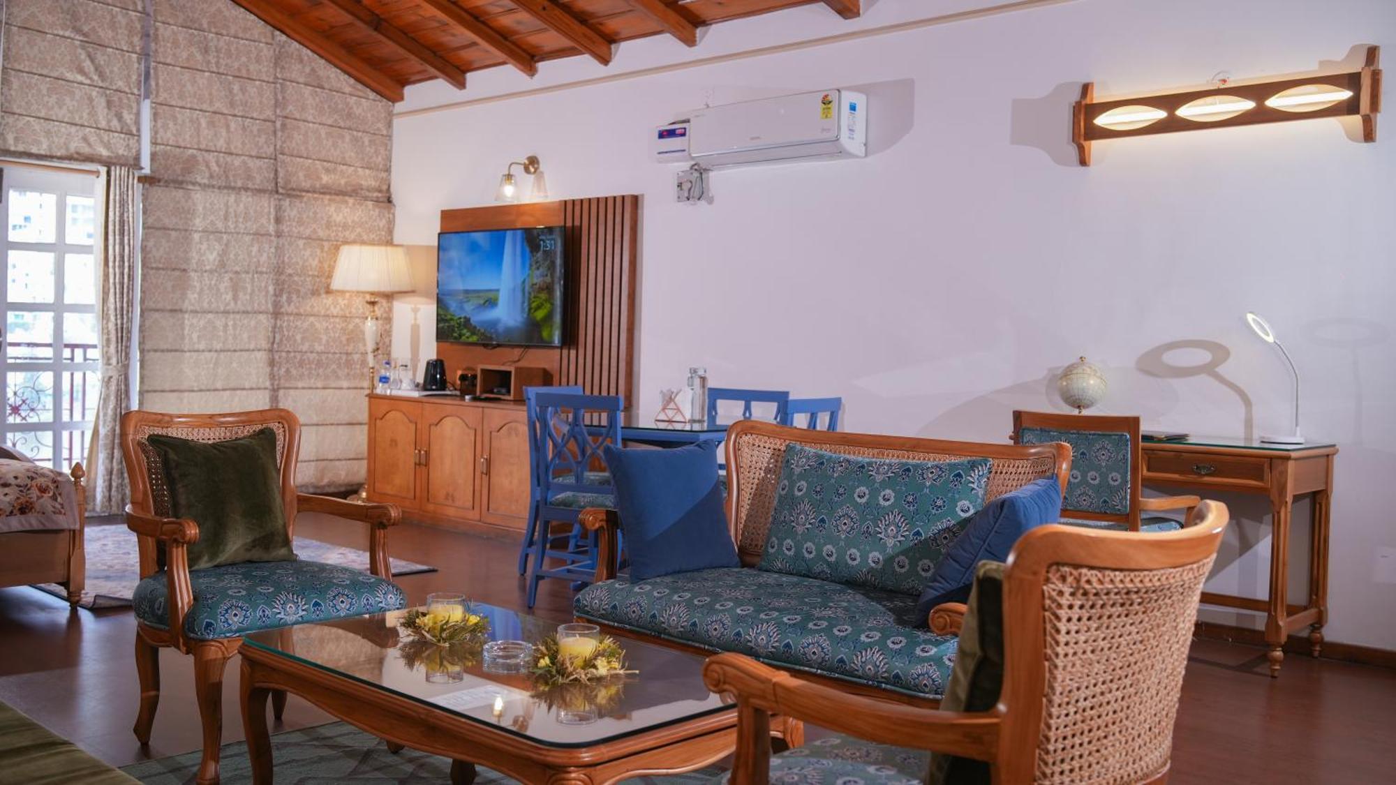 Neelesh Inn- A Luxury Lake View Hotel- 20 Kms From Nainital Bhīm Tāl Exterior foto