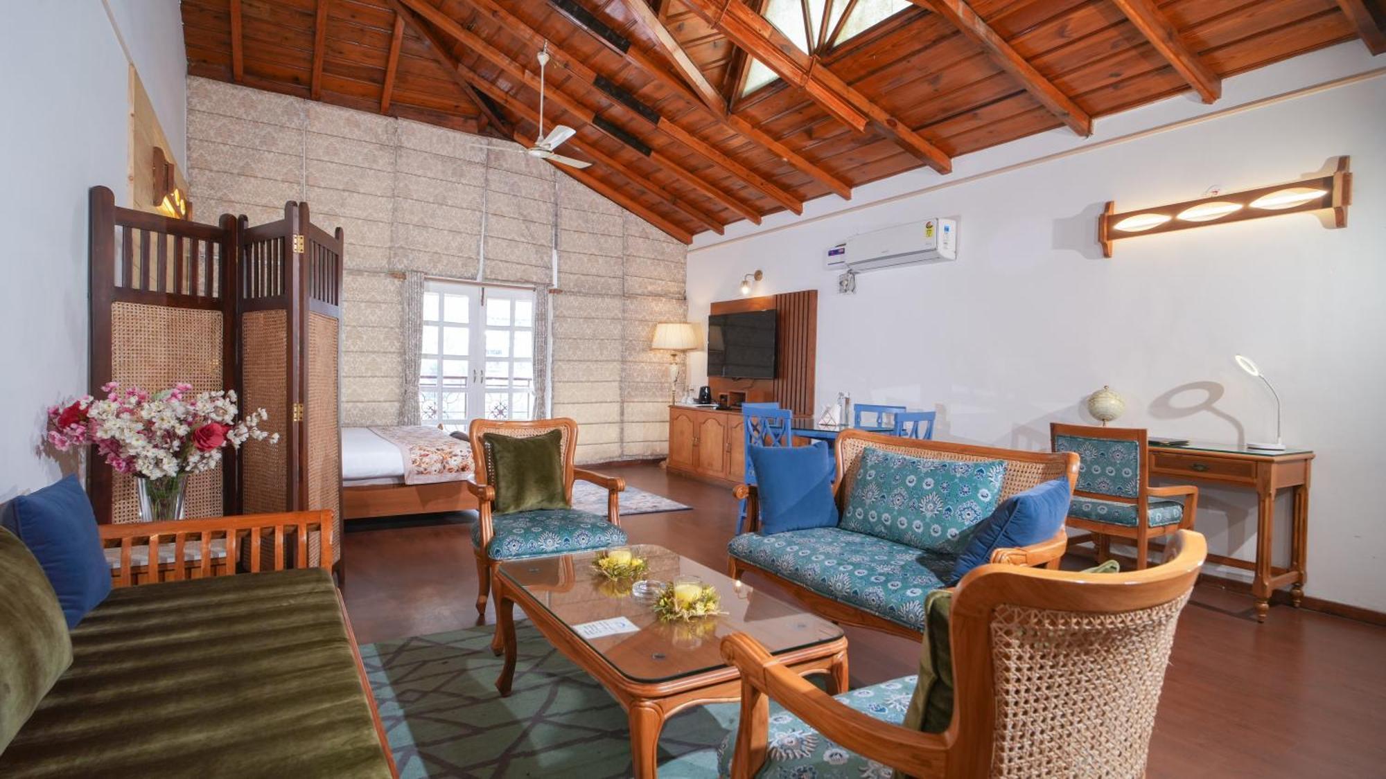 Neelesh Inn- A Luxury Lake View Hotel- 20 Kms From Nainital Bhīm Tāl Exterior foto