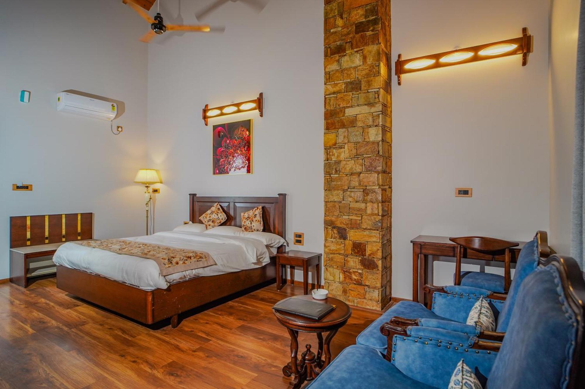 Neelesh Inn- A Luxury Lake View Hotel- 20 Kms From Nainital Bhīm Tāl Exterior foto