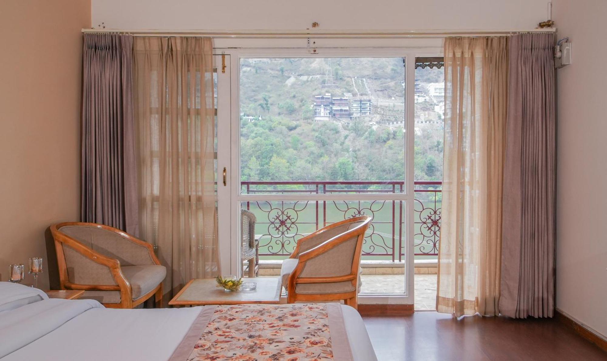 Neelesh Inn- A Luxury Lake View Hotel- 20 Kms From Nainital Bhīm Tāl Exterior foto