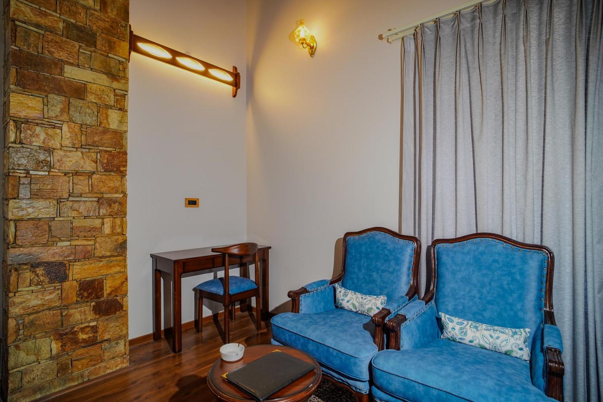 Neelesh Inn- A Luxury Lake View Hotel- 20 Kms From Nainital Bhīm Tāl Exterior foto