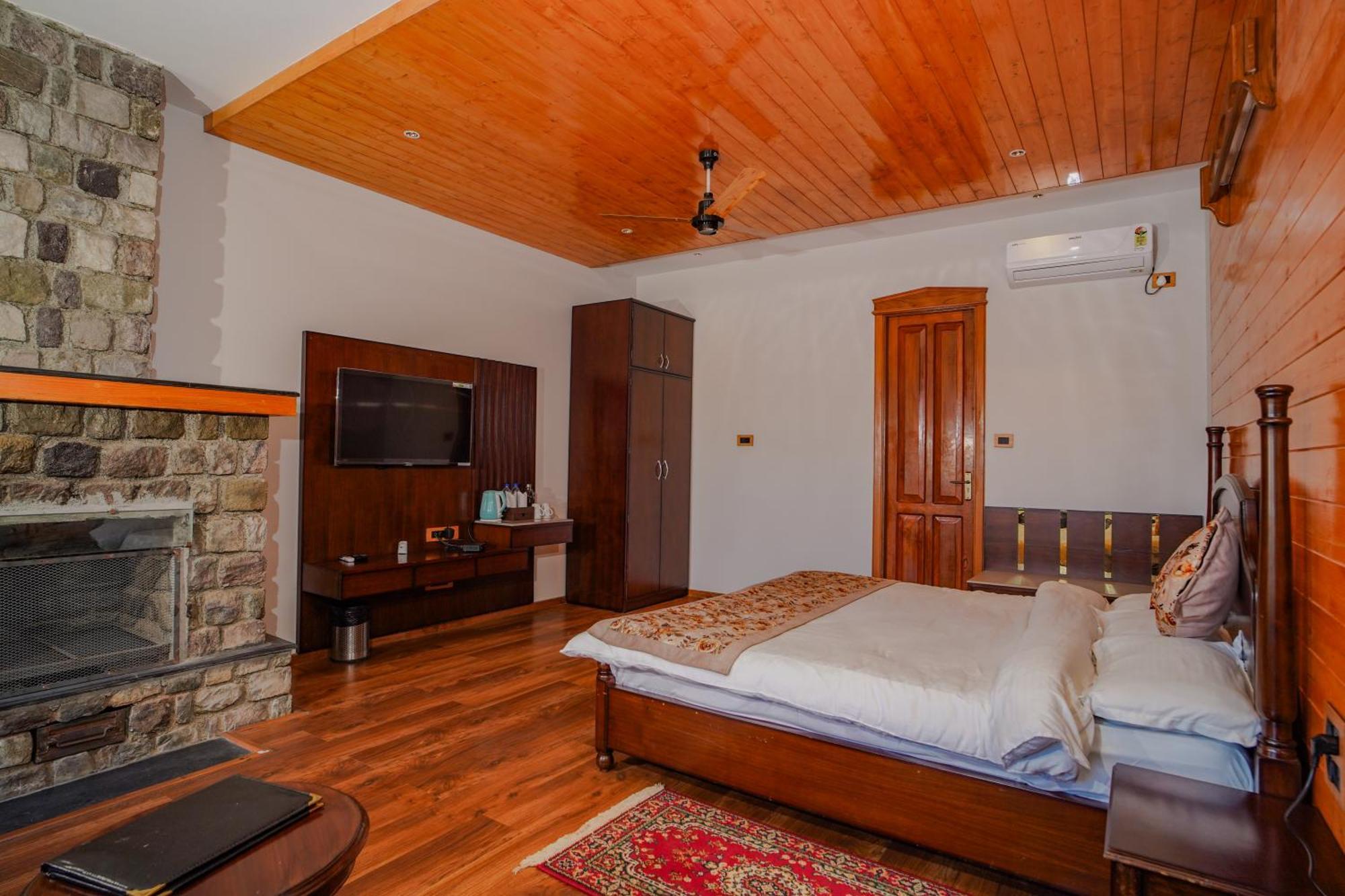 Neelesh Inn- A Luxury Lake View Hotel- 20 Kms From Nainital Bhīm Tāl Exterior foto