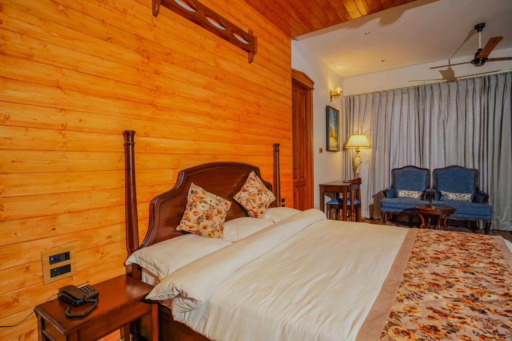 Neelesh Inn- A Luxury Lake View Hotel- 20 Kms From Nainital Bhīm Tāl Exterior foto