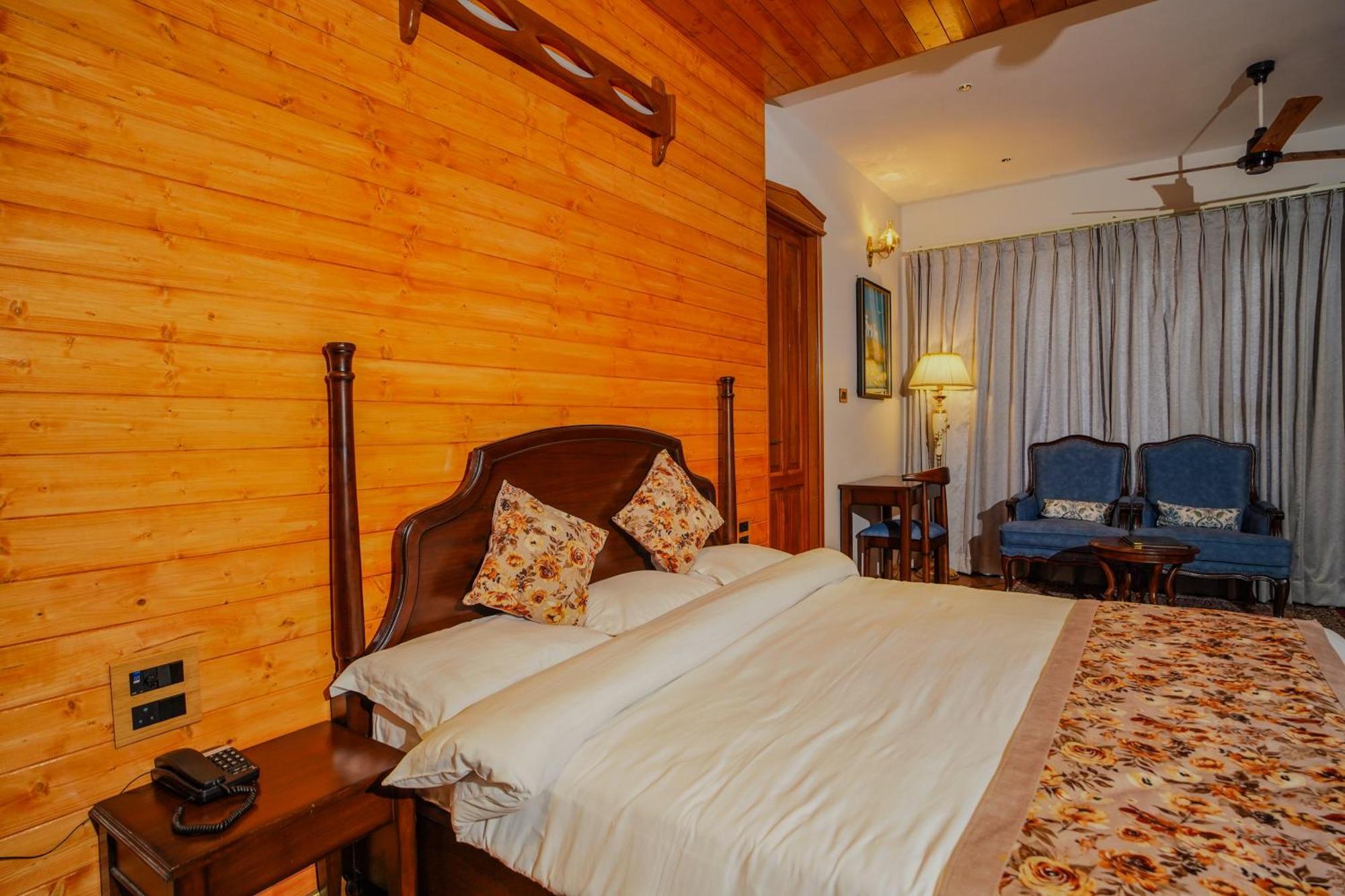 Neelesh Inn- A Luxury Lake View Hotel- 20 Kms From Nainital Bhīm Tāl Exterior foto