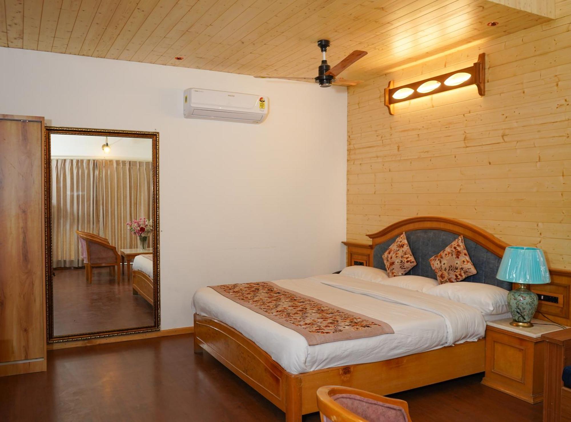 Neelesh Inn- A Luxury Lake View Hotel- 20 Kms From Nainital Bhīm Tāl Exterior foto