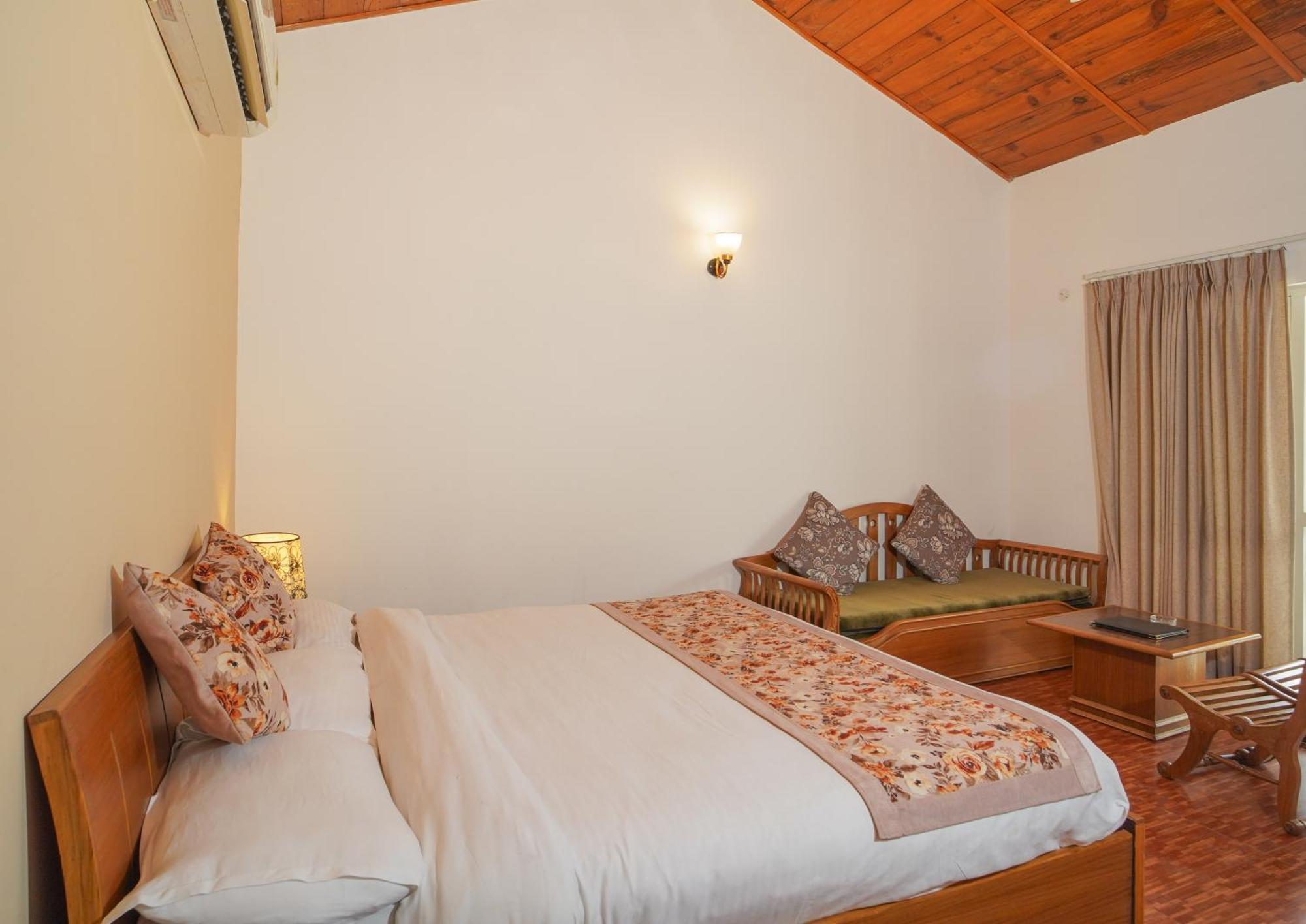 Neelesh Inn- A Luxury Lake View Hotel- 20 Kms From Nainital Bhīm Tāl Exterior foto