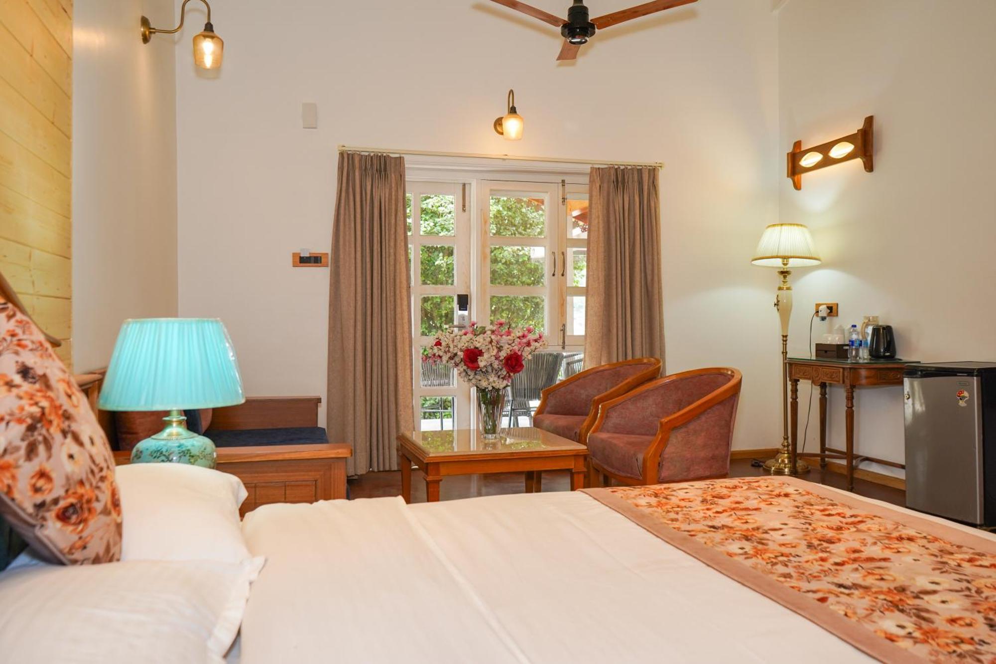 Neelesh Inn- A Luxury Lake View Hotel- 20 Kms From Nainital Bhīm Tāl Exterior foto